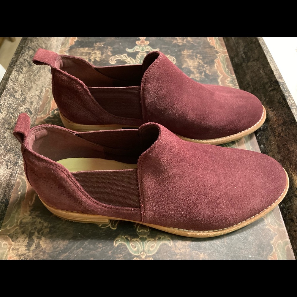 Clark’s Burgundy Wine Suede Leather Slip On Bootie